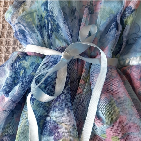 Nanette Lepore Blue Dress with Floral Accents. 3T - Picture 6 of 10